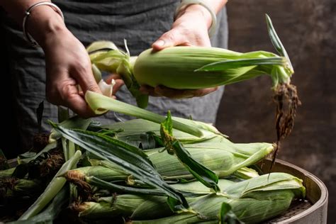 11 Practical Ways to Use Corn Husks