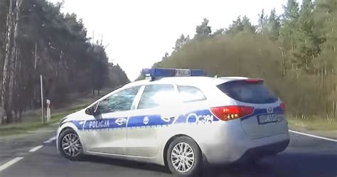 Policjant Skr Ca W Lewo Kierowca Wyprzedza Kto Dostanie Mandat