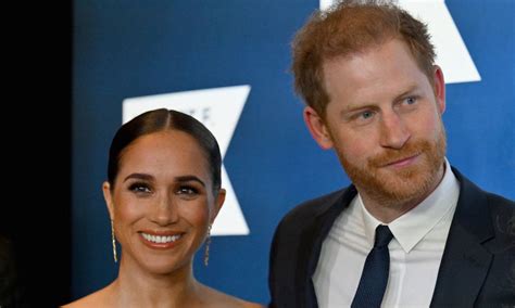 Príncipe Harry E Meghan Se Salvam De Acidente De Carro ‘catastrófico Após Serem Perseguidos Por