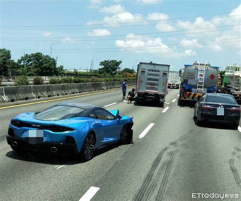 快訊／千萬超跑麥拉倫毀了！疑變換車道不慎 國道3車連環撞 Ettoday社會新聞 Ettoday新聞雲