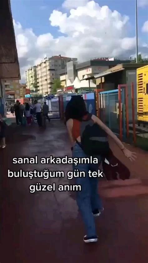 m adlı kullanıcının Sizin Pinleriniz panosundaki Pin Üzücü hayat