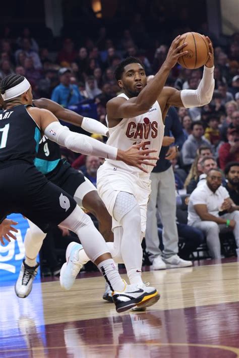 Donovan Mitchell Thrives Behind Defense As Cavaliers Capture 4th