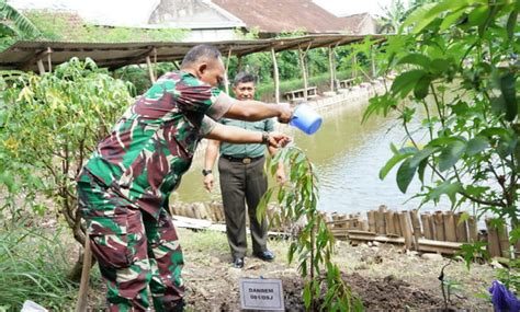 HUT Ke 73 Penerangan TNI AD Korem 081 DSJ Hijaukan Kawasan Cagar