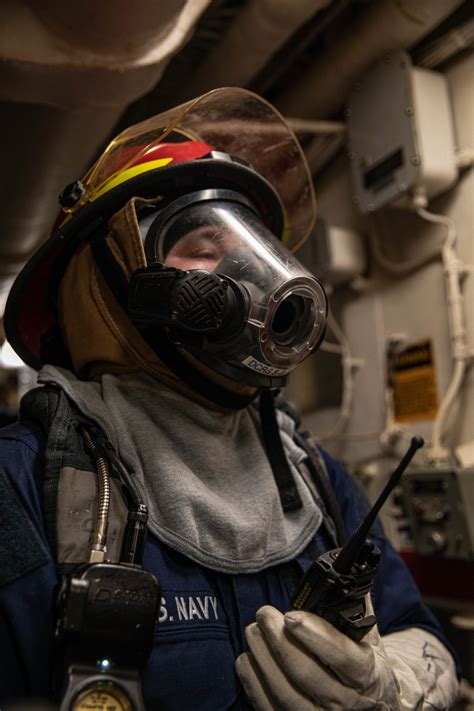 DVIDS Images USS Laboon DDG 58 Conducts Routine Maintenance In