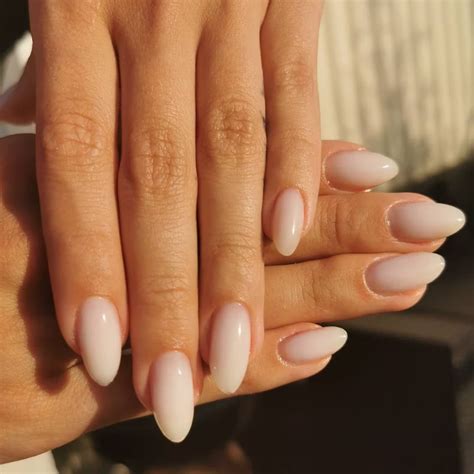 10 Milk Bath Nail Ideas For Your Winter Manicure Milky Nails Celebrity