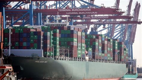 Hamburg Containerumschlag Am Hafen Bricht Ein Der Spiegel