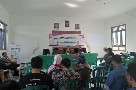 Bawaslu Lombok Tengah Mengevaluasi Hasil Coklit Pemilih Pemilu