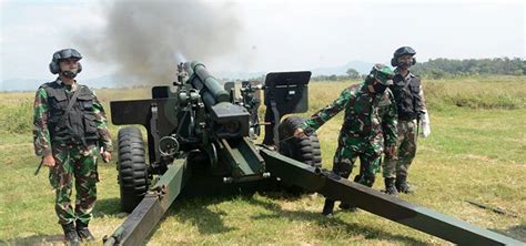 Prajurit Yon Armed Tarik Selenggarakan Latihan Menembak Senjata