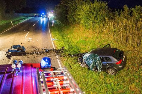 Horrorunfall Im Kreis Ludwigsburg Zwei Tote Und Zwei Schwerverletzte