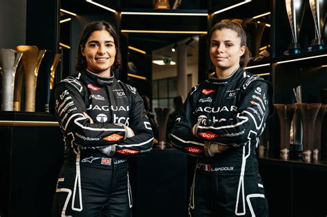 Jaguar Nominiert Zwei Fahrerinnen F R Formel E Test