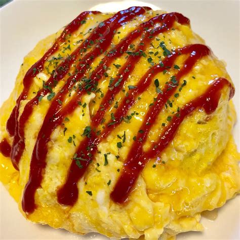 チキンライスは炊飯器にお任せ！簡単オムライスの作り方