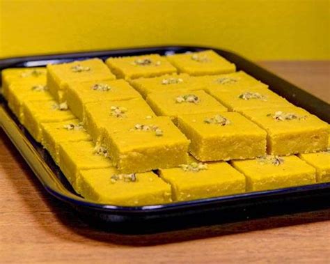 आम की बर्फी Mango Barfi Recipe फेमिना हिन्दी