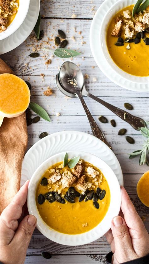 Sopa de Abóbora e Sálvia Da Horta Para A Cozinha