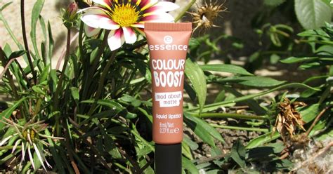 Essence Colour Boost Mad About Matte Liquid Lipstick 01 Dusty Romance