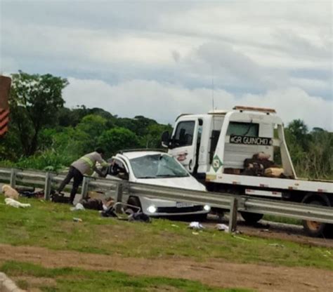 Acidente Entre Carro E Caminh O Na Br Em Nova Mutum Deixa Um Morto