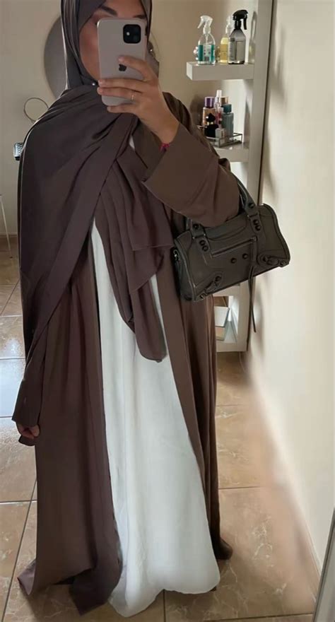 Épinglé par Gabriele Solovjov sur abayas en 2024 Mode hijabi Tenue