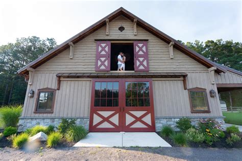 Pin By Maureen Detweiler On Horse Barns And Farms House Styles Horse