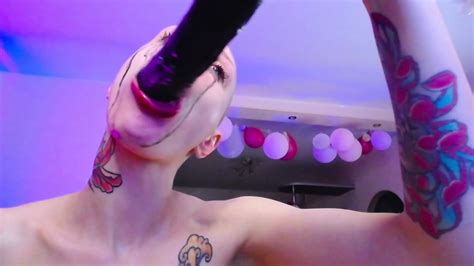 Teen Take Big Dildo On Deep Throat Webcam Show