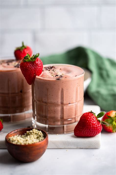 Chocolate Strawberry Banana Smoothie Dietitian Debbie Dishes