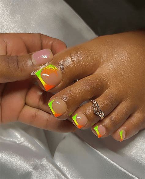 Trendy Acrylic Toe Nail Designs For A Modern Pedicure Look