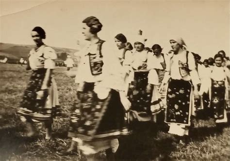 Srpska narodna nošnja Serbian women Folk costume Serbia