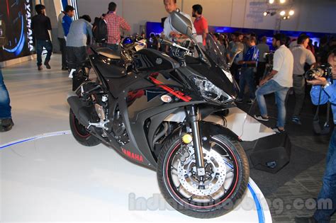 Yamaha YZF-R3 front quarter launched in Delhi at INR 3.25 Lakhs