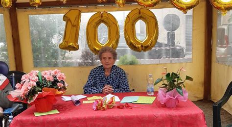 Gina Compie 100 Anni Sei Figli E Una Vita Piena Damore