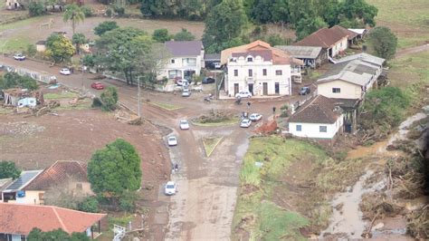 Al menos once muertos y 20 desaparecidos deja un ciclón extratropical