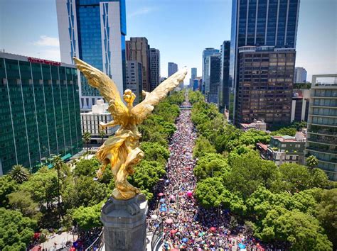 Más de 250 mil personas asistieron a la marcha LGBT en la CDMX Este