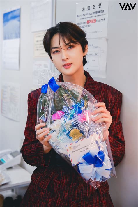 vav vav  meet   japan  story