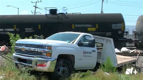 Cami N De Carga Es Embestido Por Tren Al Intentar Ganarle El Paso En