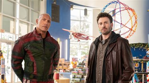 O que fez Dwayne Johnson e Chris Evans se juntarem em Operação Natal