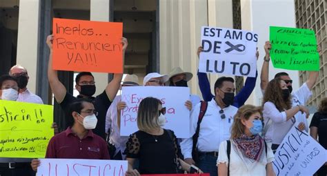 Protestan periodistas con marcha hasta Fiscalía exigen esclarecer