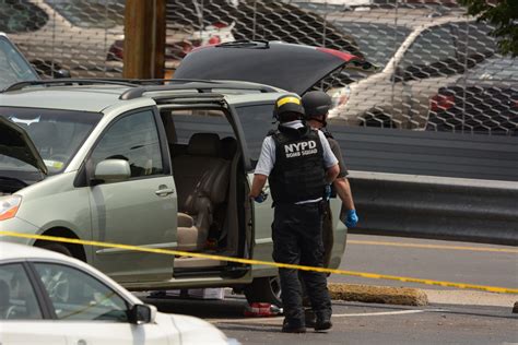 Gunman 54 Kills Self In Brooklyn After Shooting 2 Barricading