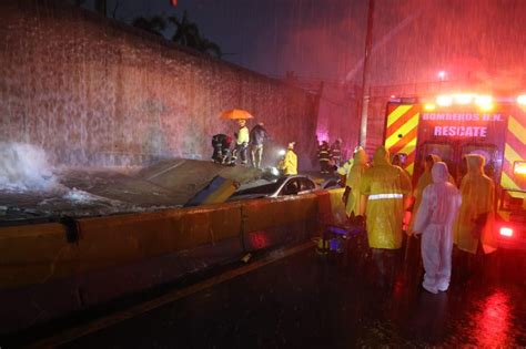 Confirman Muertos Por Derrumbe De Muro Lateral En Paso A Desnivel