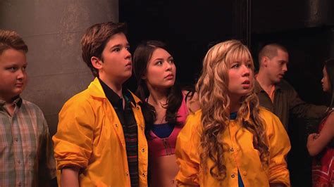 Watch iCarly (2007) Season 2 Episode 21: iCarly - iFight Shelby Marx – Full show on Paramount Plus