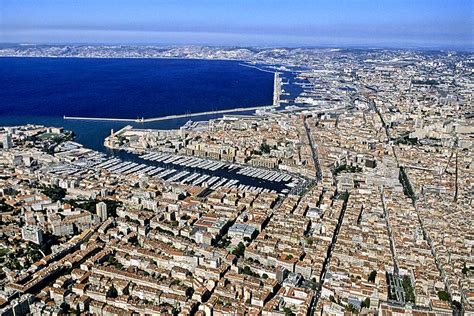 Vues A Riennes Du Centre Ville De Marseille Paf