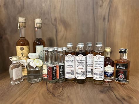 Miniatury alkoholu: dárek či levná degustace - AlkoTip.cz