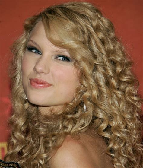 36 Taylor Swift Hairstyles From 2006 To 2023 Purewow