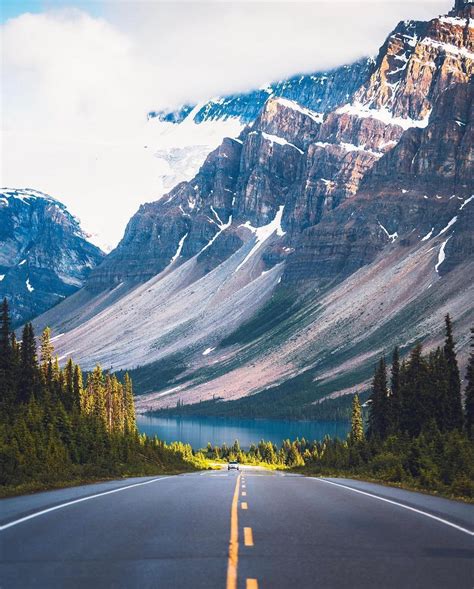 Highway 16 and Mt Robson, in BC. [OC][5600x3733] : r/RoadPorn