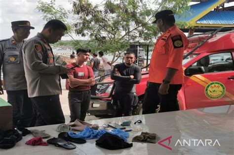 Basarnas Kendari Mencari Korban Kapal Tenggelam Di Mawasangka Tengah