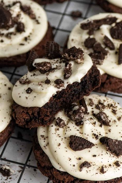 Copycat Crumbl Chocolate Oreo Cookies The Cooking Duo