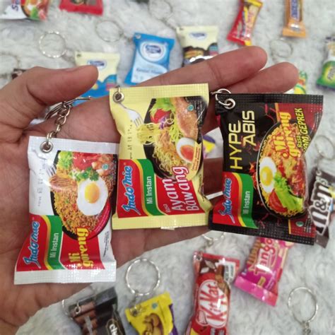 Jual Gantungan Kunci Miniatur Makanan Dan Minuman Indomie Chiki Susu