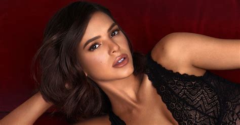 Bruna Marquezine aposta em transparência em ensaio de lingerie É