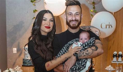 Bianca Andrade e Fred celebram um mês de vida do filho Cris