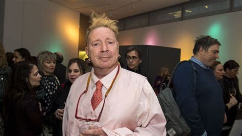 John Lydon Attaque Nouveau Les Autres Membres Des Sex Pistols Rtbf