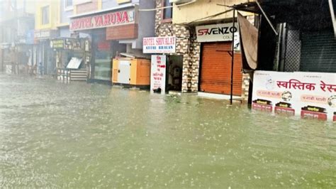 Amid Heavy Rainfall In Gujarat 25 More Dead Toll Hits 35 Ahmedabad