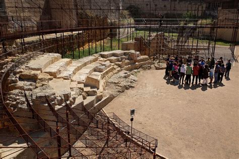 Visita guiada al teatre romà La Cultura No Val Res