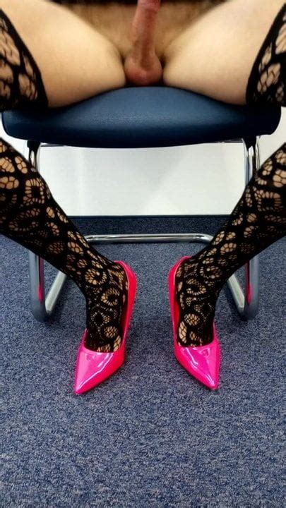 Travestito Cavalca Un Dildo Xhamster