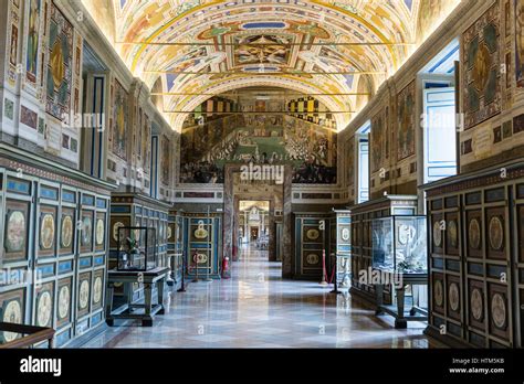 La Biblioteca Apostolica Vaticana Il Museo Del Vaticano Citt